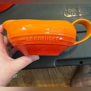 Le Creuset gravy bowl